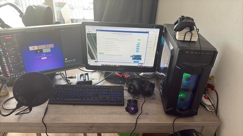 Complete Setup moet weg !!, Computers en Software, Desktop Pc's, Ophalen of Verzenden, Zo goed als nieuw