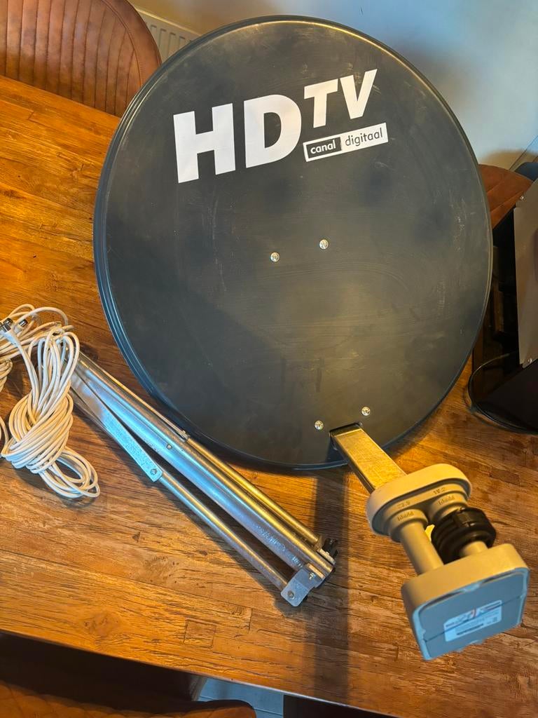 Schotel antenne HD ontvanger met tv etc complete set, Ophalen of Verzenden, Zo goed als nieuw, Overige merken