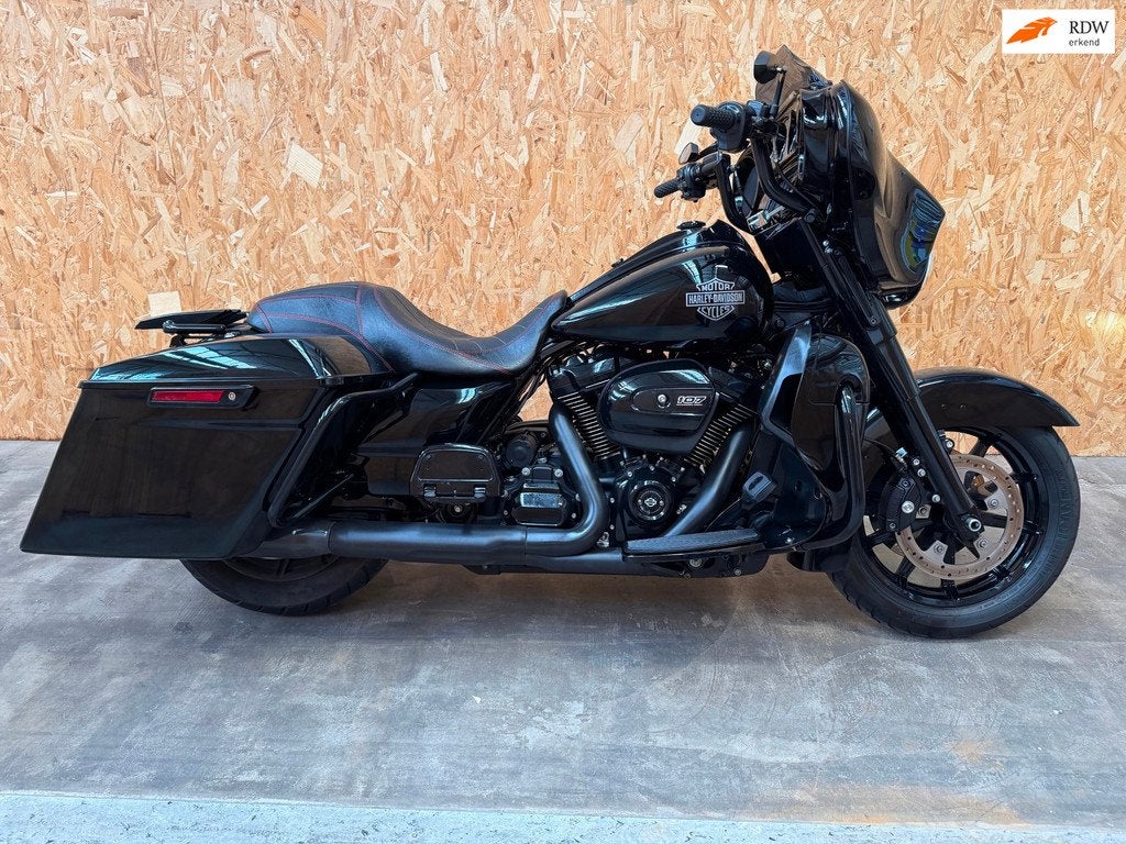 Harley Davidson 107 Street Glide 2018 zwart zwart black, Motoren, Motoren | Harley-Davidson, 1746 cc, Bedrijf, Info@hd.com, Meer dan 35 kW