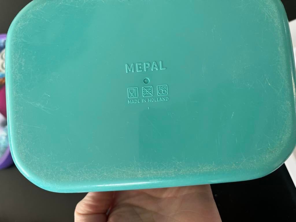 Mepal Broodtrommel - Turquoise met paarse deksel, Ophalen, Gebruikt