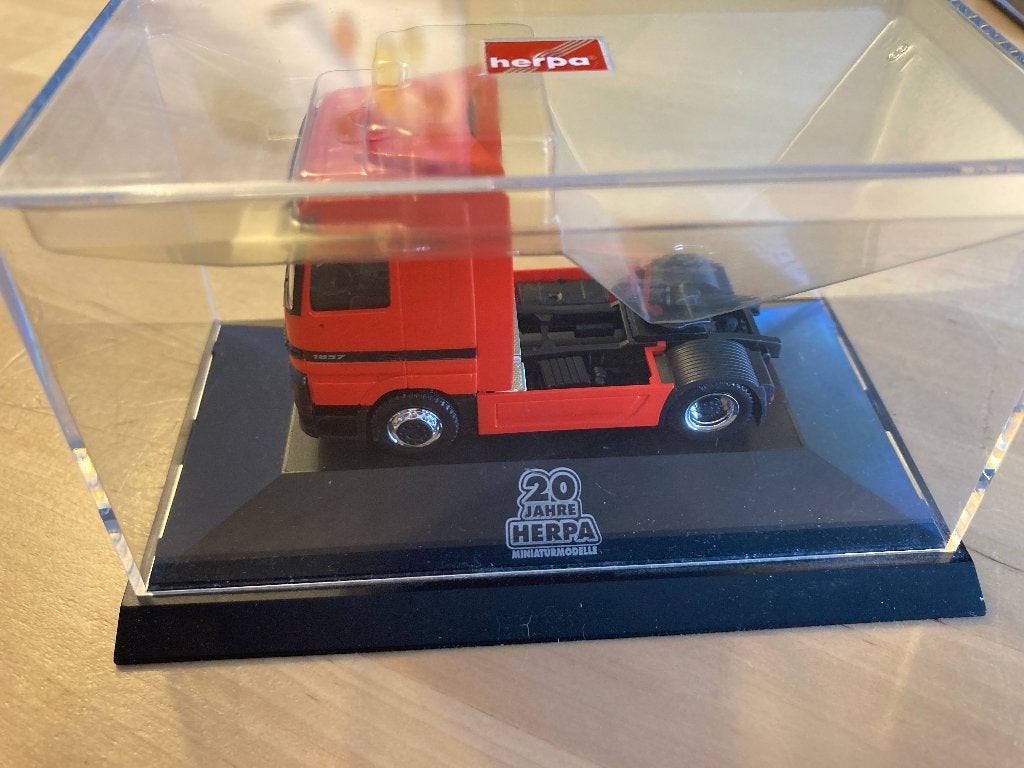 Herpa vrachtwagen, Hobby en Vrije tijd, Ophalen of Verzenden, Zo goed als nieuw, Bus of Vrachtwagen, Herpa