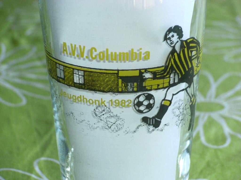 Vintage AVV Columbia glas - Jeugdhonk 1982, Ophalen of Verzenden, Zo goed als nieuw, Overige binnenlandse clubs, Overige typen