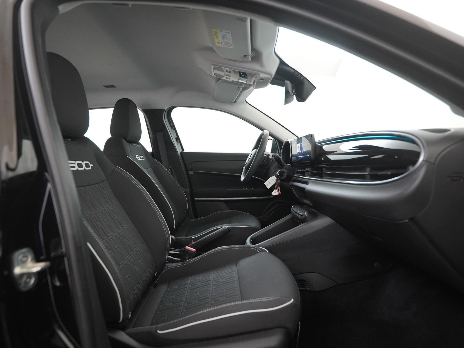 Fiat 600 1.2 Hybrid Urban 110pk | Apple Carplay | Parkeersen, Auto's, Stof, Gebruikt, Euro 6, 1199 cc