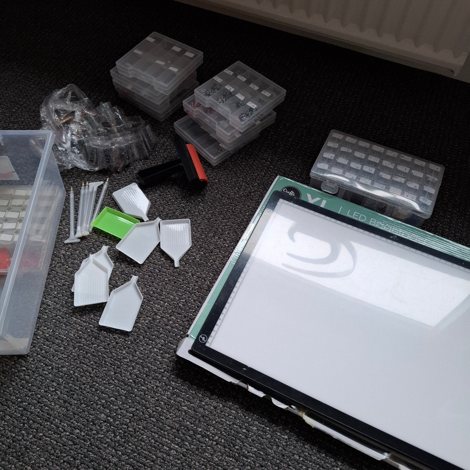 Diamond Painting Set: A3 Lightpad, sorteerdozen & tools, Ophalen, Overige thema's, Gereedschap of Toebehoren, Meerkleurig