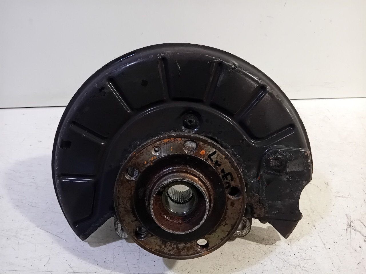 Wielnaaf links voor Seat Alhambra, Onderdelen@venauto.nl, Van der Ven Autorecycling B.V., Gebruikt, Ettenseweg 76, 4706 PB Roosendaal, The Netherlands