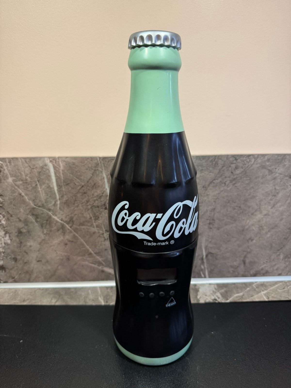 Vintage Coca-Cola Contour Bottle Wandklok (1998) – Waco, Verzamelen, Ophalen of Verzenden, Zo goed als nieuw, Gebruiksvoorwerp