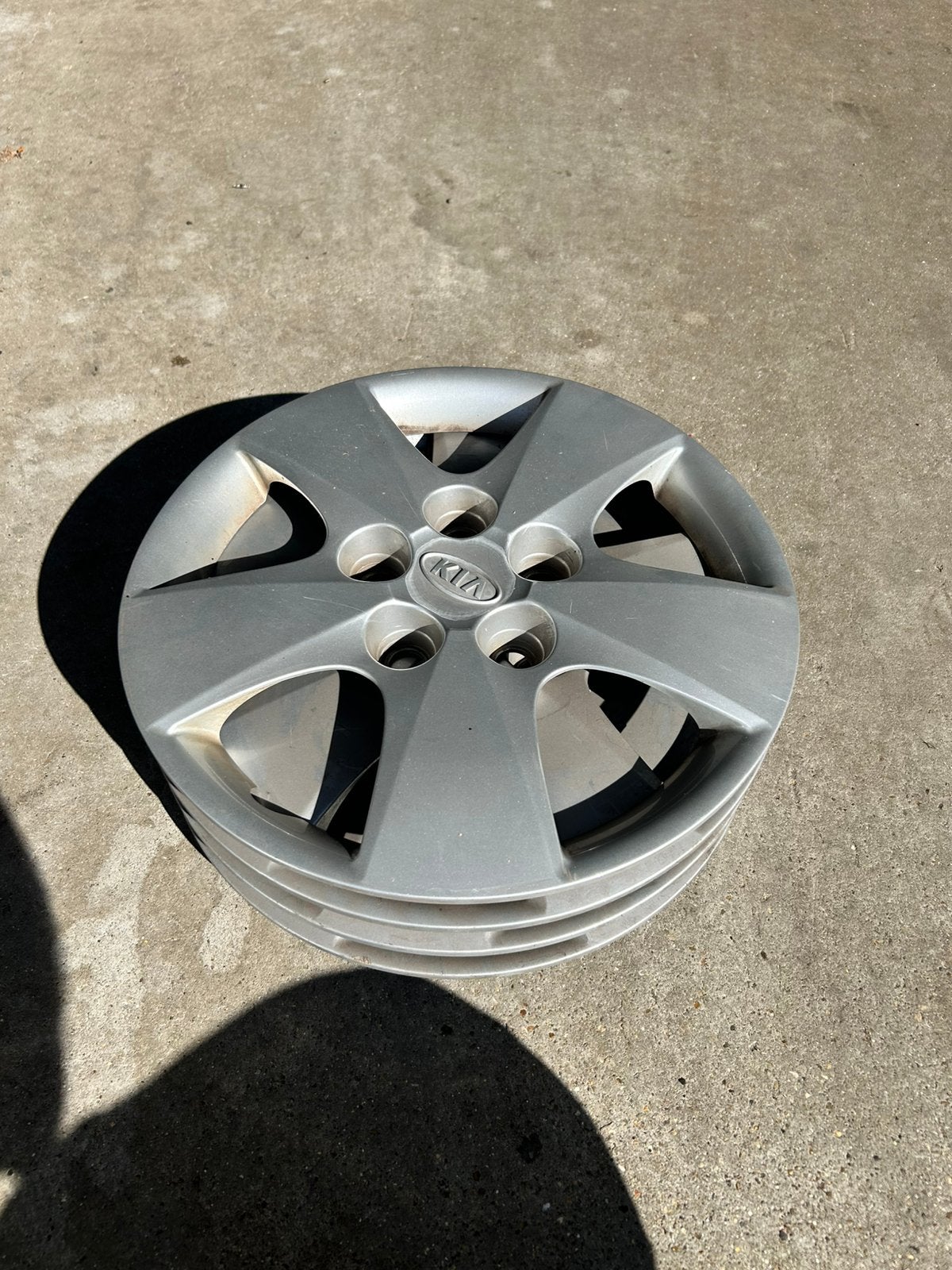 Kia wieldoppen 15 inch 4 stuks, Ophalen, Gebruikt