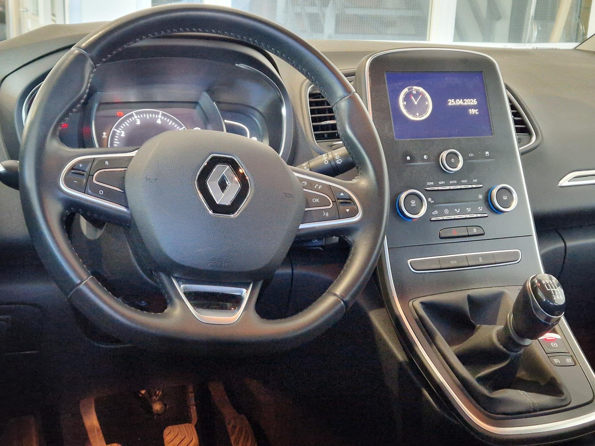 Renault Scénic 1.3 TCe Zen | NAVIGATIE | PARKEERSENSOREN VO, Auto's, Stof, Gebruikt, 4 cilinders, 116 pk