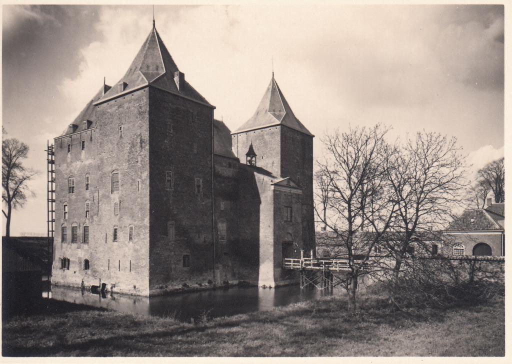 Poederoijen   -   Slot " Loevestein "           =0075/76=, Ophalen of Verzenden, 1940 tot 1960, Ongelopen, Gelderland