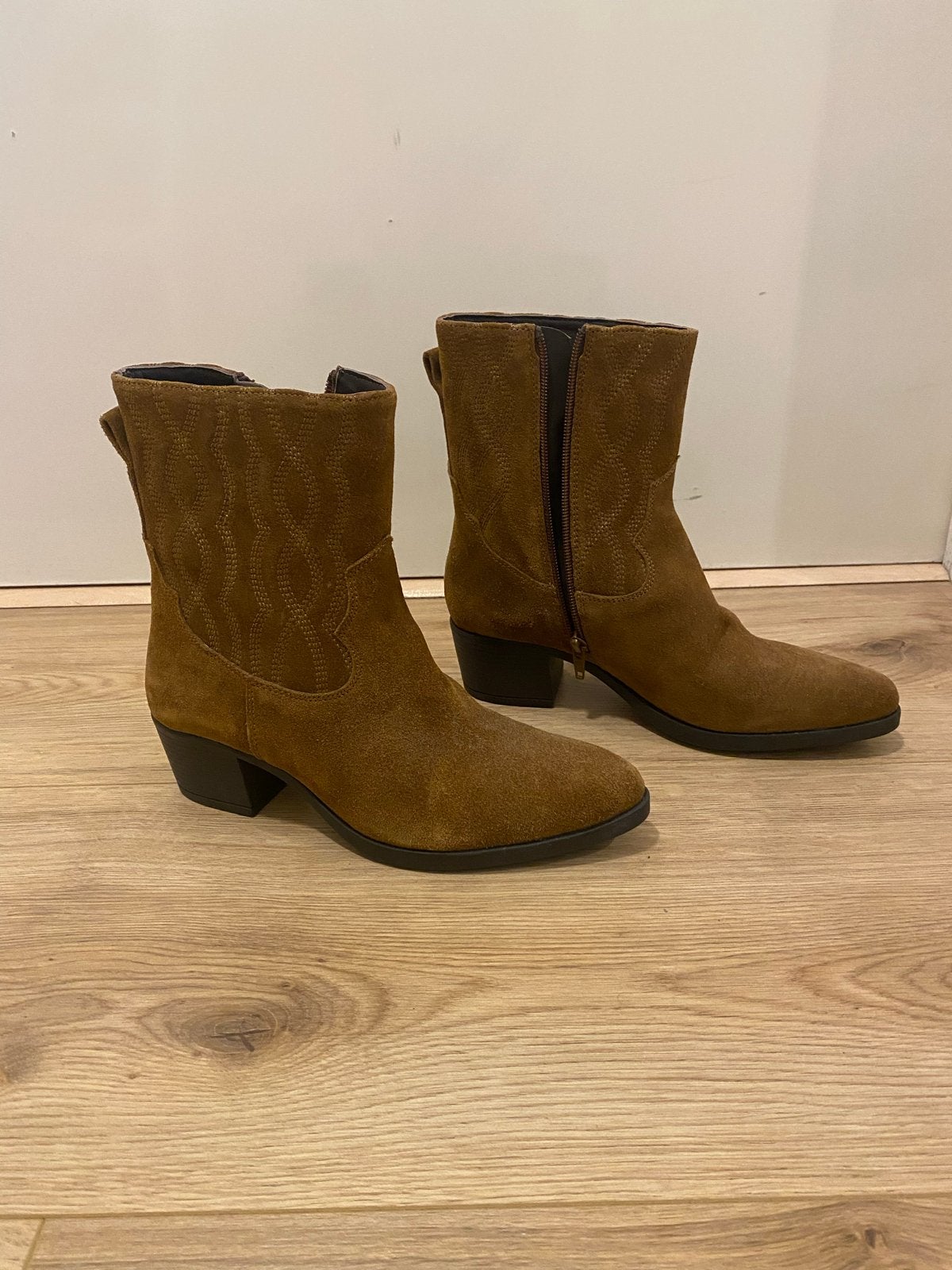 Manfield suède cowboylaarzen - Maat 38, Ophalen of Verzenden, Zo goed als nieuw, Bruin, Lage of Enkellaarzen