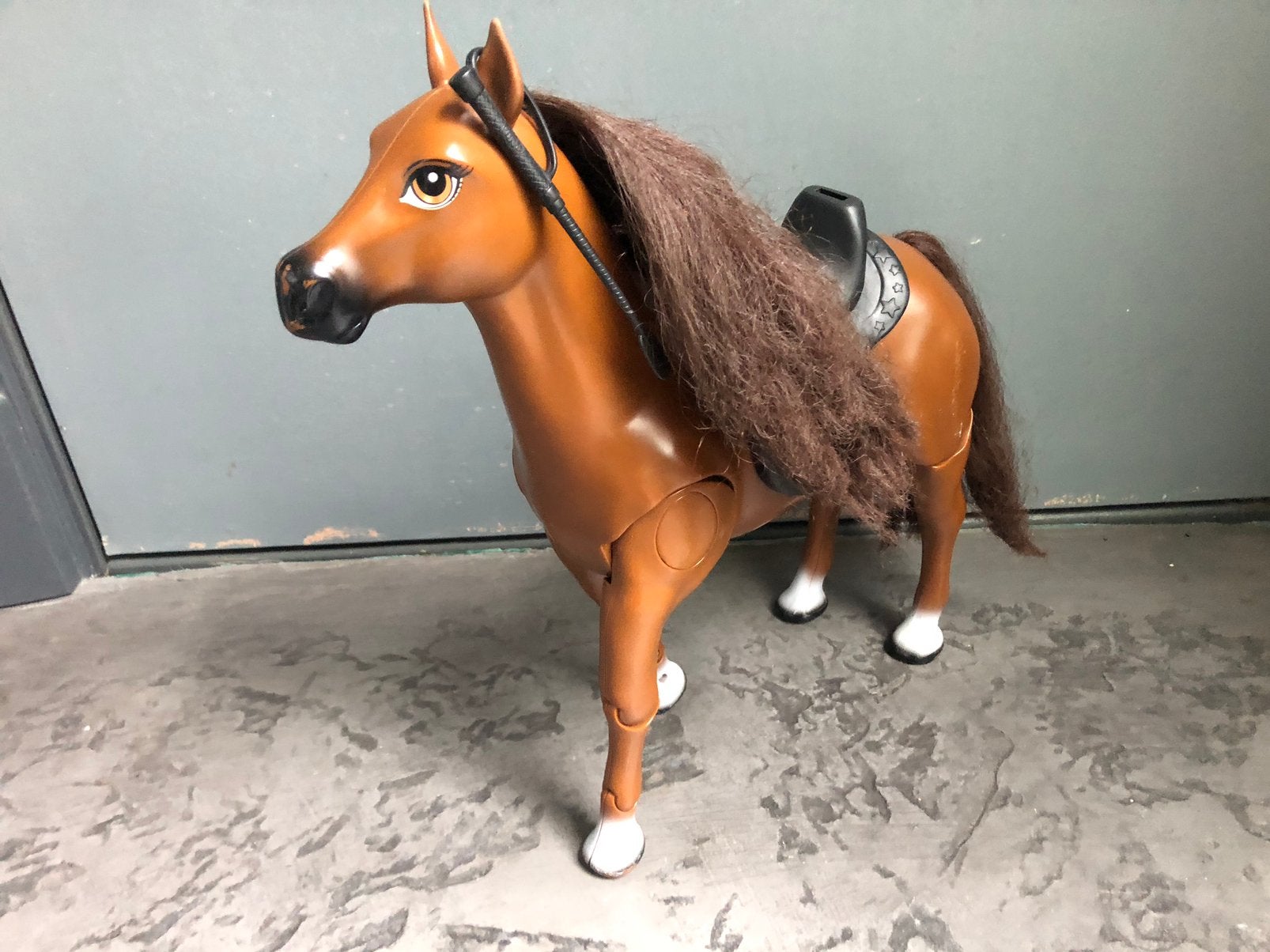 Lopen ( barbie ) poppen paard MGA 2011, Ophalen, Zo goed als nieuw