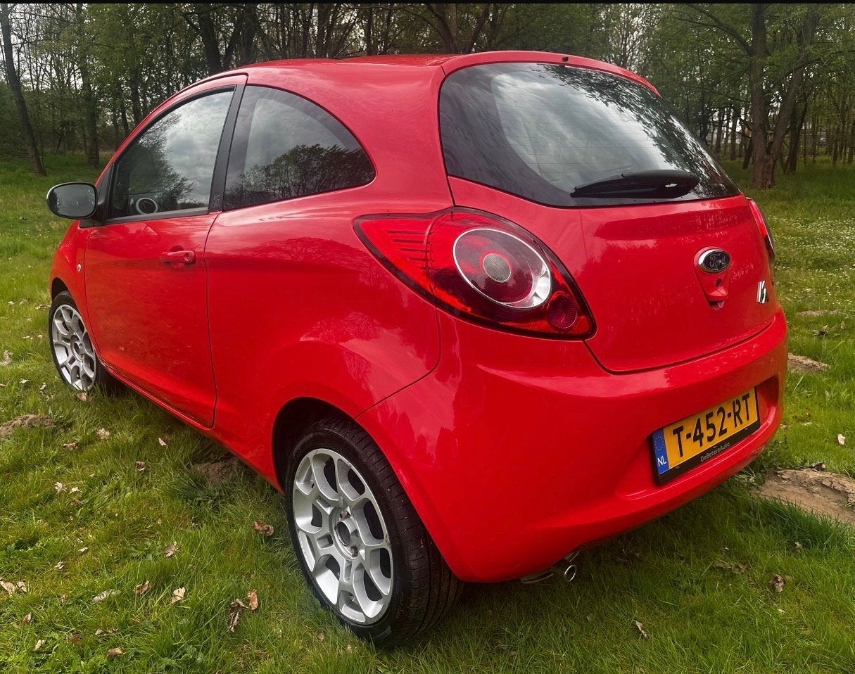Foto 18 van Ford Ka 1.2 51KW 2010 Rood
