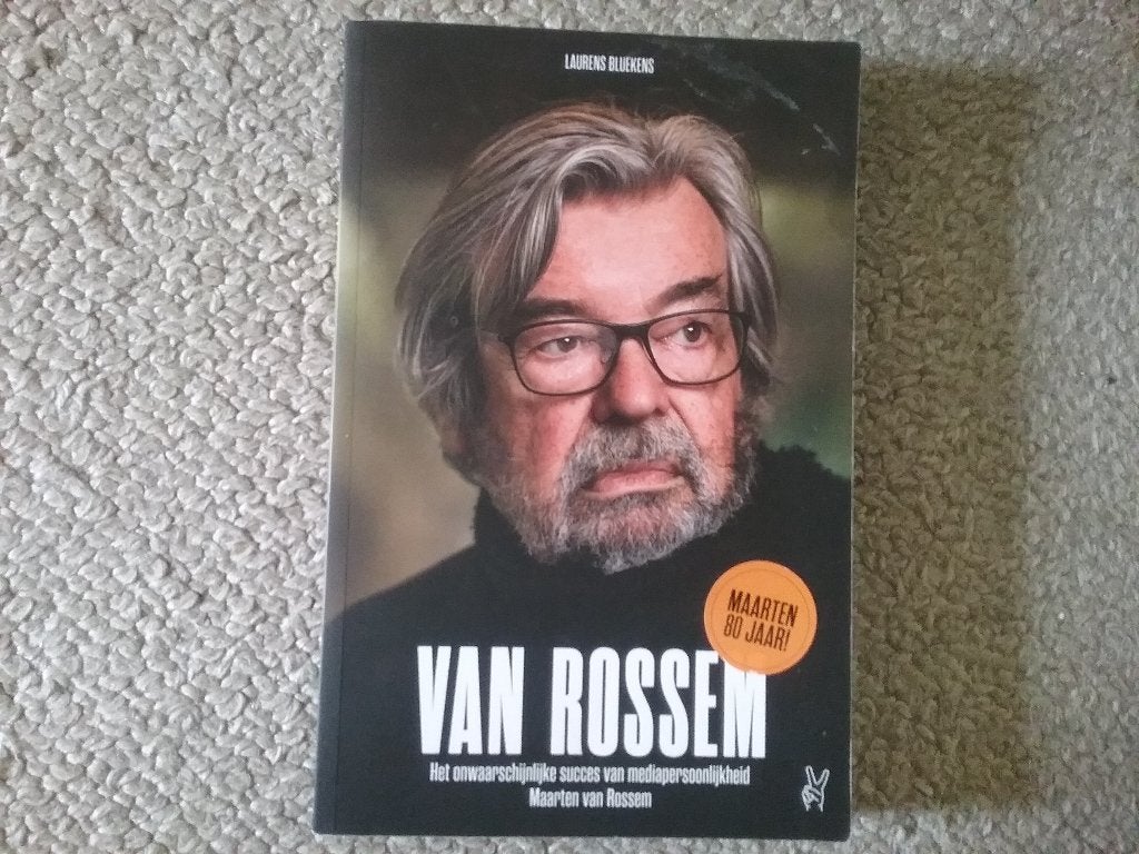 Maarten van Rossem, mediapersoonlijkheid / L Bluekens (2003), Ophalen of Verzenden, Gelezen, Film, Tv en Media