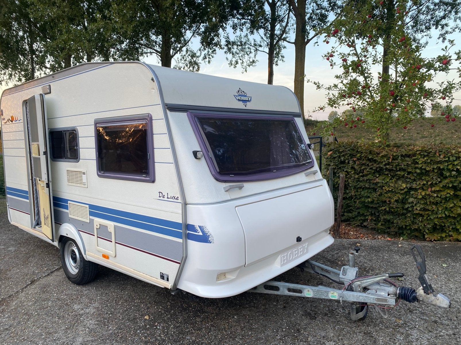 Hobby 400, Caravans en Kamperen, Vast bed, Hobby, Treinzit, 750 - 1000 kg