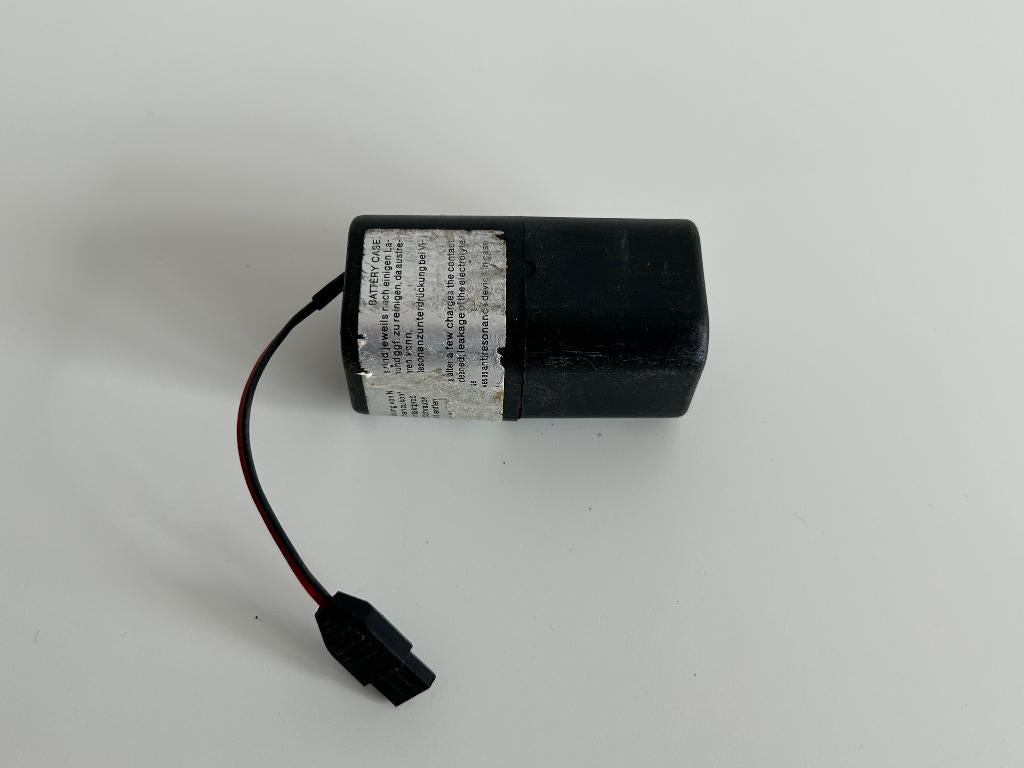 Vintage batterijenhouder 1/10 rc auto, Hobby en Vrije tijd, Ophalen of Verzenden, Gebruikt, Onderdeel