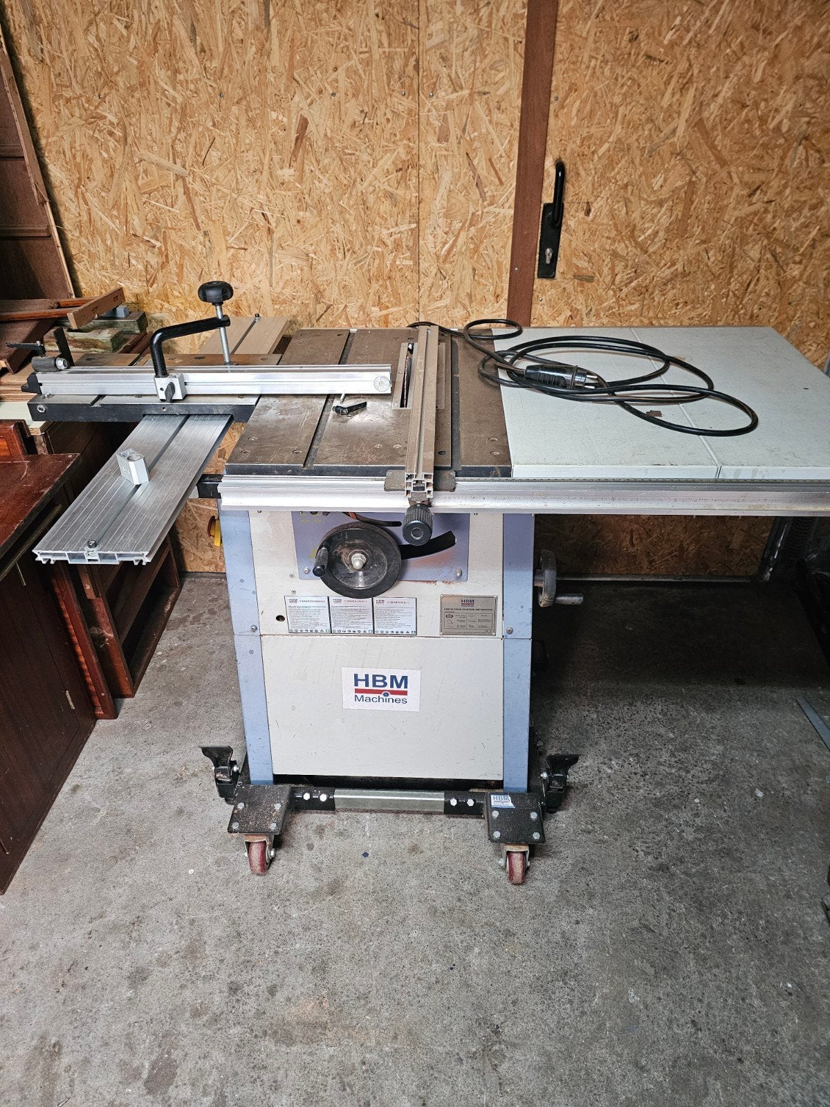 hbm 2200 zaagtafel, Doe-het-zelf en Verbouw, Gereedschap | Zaagmachines, Ophalen, Cirkelzaag, 70 mm of meer, Zo goed als nieuw