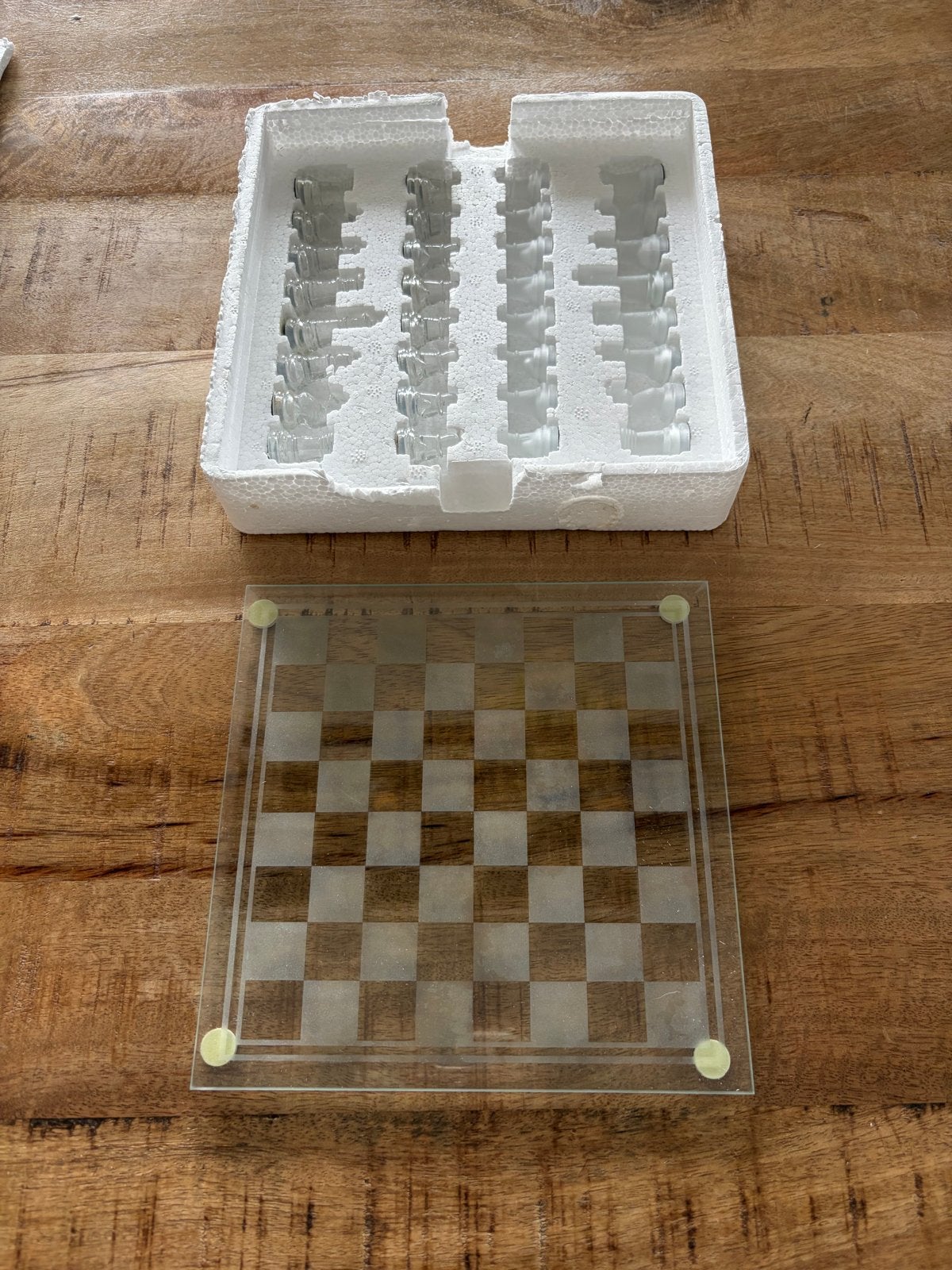 Glazen schaakspel met schaakbord, Hobby en Vrije tijd, Gezelschapsspellen | Bordspellen, Een of twee spelers, Ophalen of Verzenden