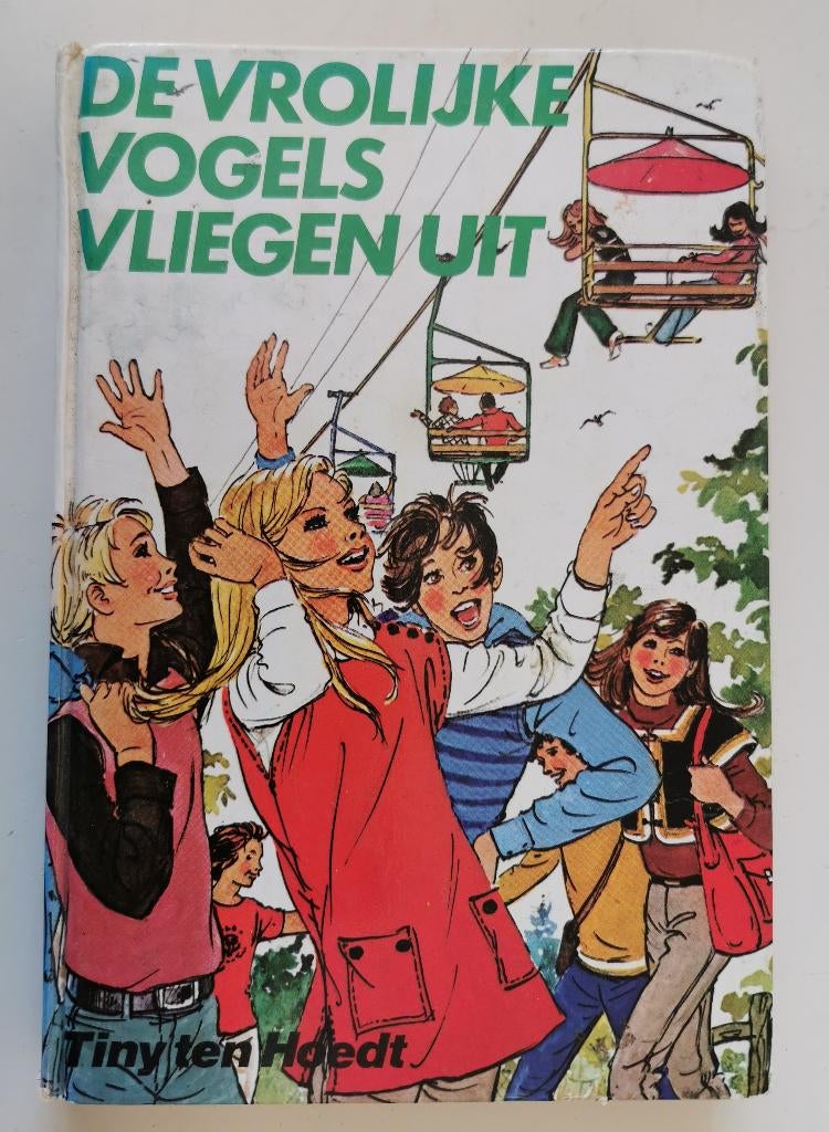 236.. de vrolijke vogels vliegen uit ; Tiny den Hoedt, Ophalen of Verzenden, Gelezen, Fictie algemeen