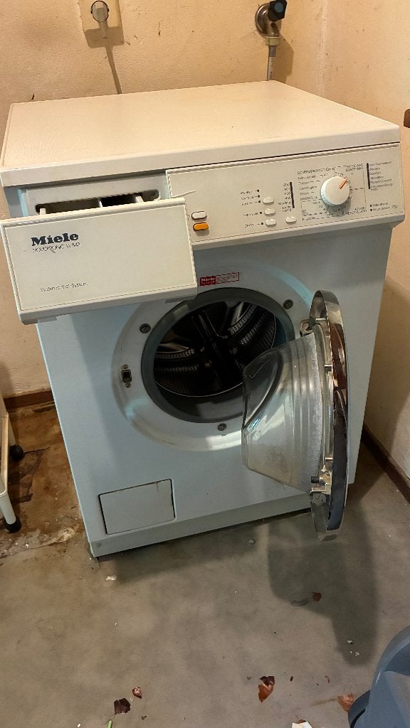 Wasmachine MIele Novotronic W843, Ophalen, 1200 tot 1600 toeren, Gebruikt, 4 tot 6 kg