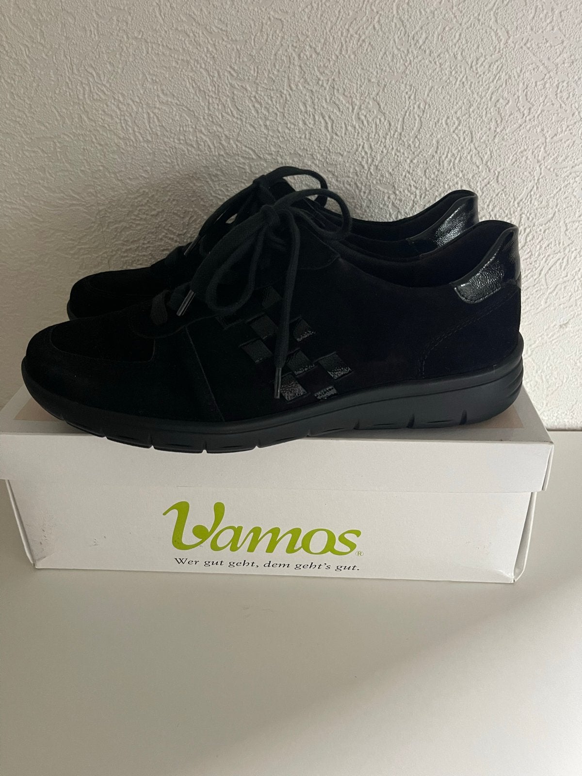 Vamos Zwarte Suède Veterschoenen Maat 8.5 H, Kleding | Dames, Schoenen, Ophalen of Verzenden, Nieuw, Zwart, Schoenen met lage hakken