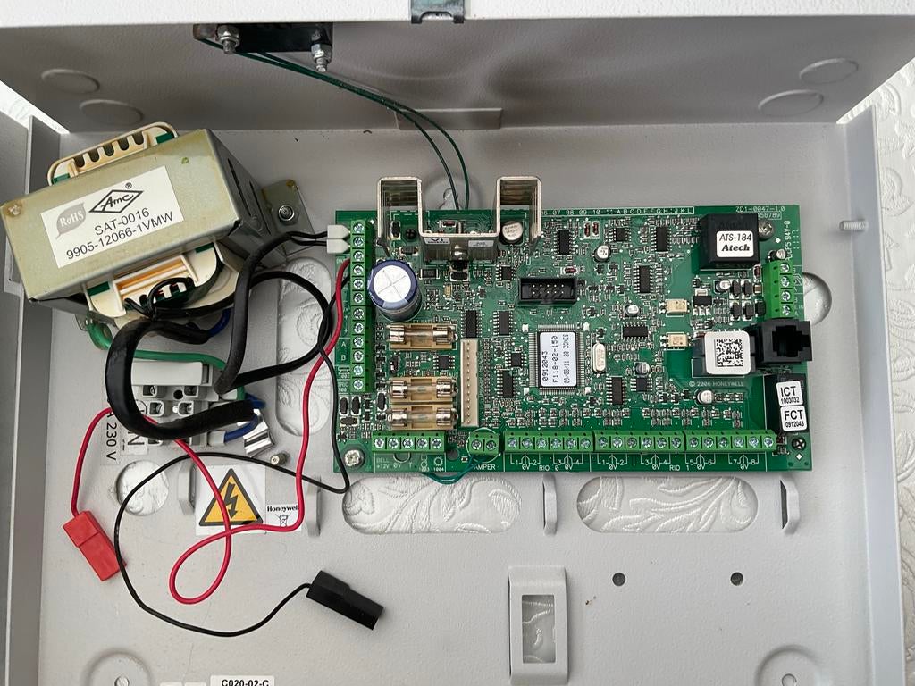 Honeywell Galaxy 2-20 alarmcentrale met flitslicht, Doe-het-zelf en Verbouw, Ophalen of Verzenden, Gebruikt, Compleet systeem