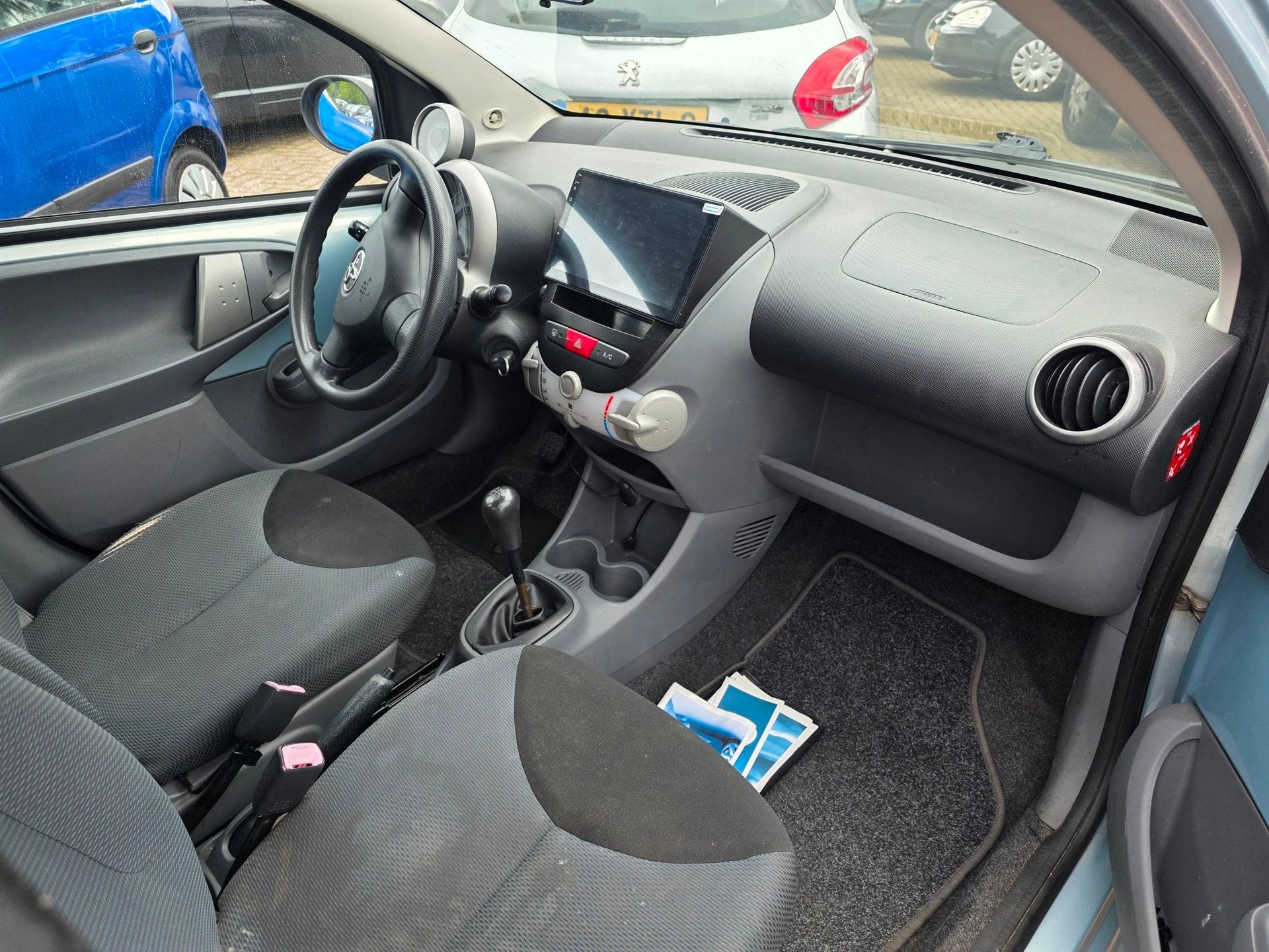 Toyota Aygo 1.0-12V + 5-deurs AIRCO *apk:04-2027*, Auto's, Voorwielaandrijving, Gebruikt, 68 pk, Origineel Nederlands