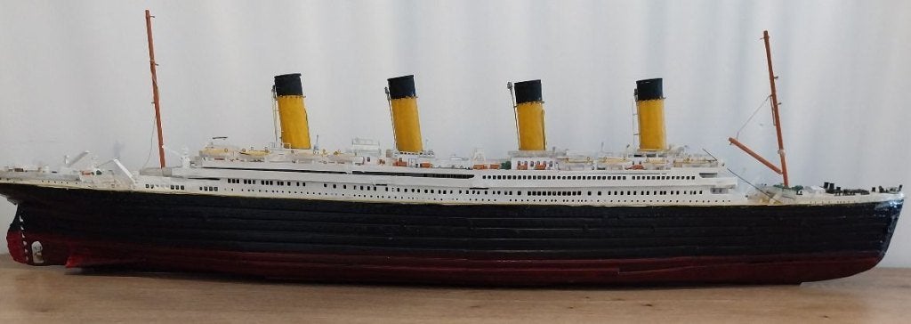 Groot Hout Model RMS Titanic 91 cm schaal 1:300 eyecatcher, Hobby en Vrije tijd, Modelbouw | Boten en Schepen, Ophalen, Gebruikt