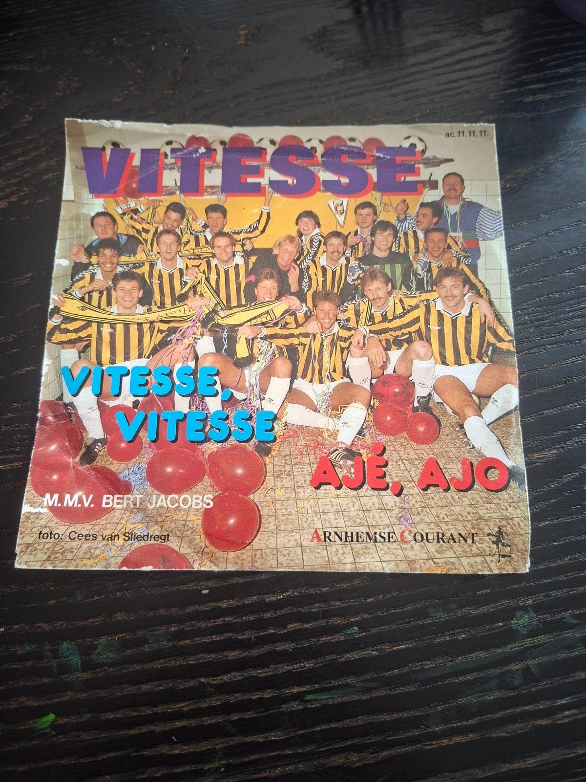 Vitesse Ajé, Ajo - Voetballiedje M.M.V. Bert Jacobs, Ophalen of Verzenden, Gelezen, Bert Jacobs, Balsport