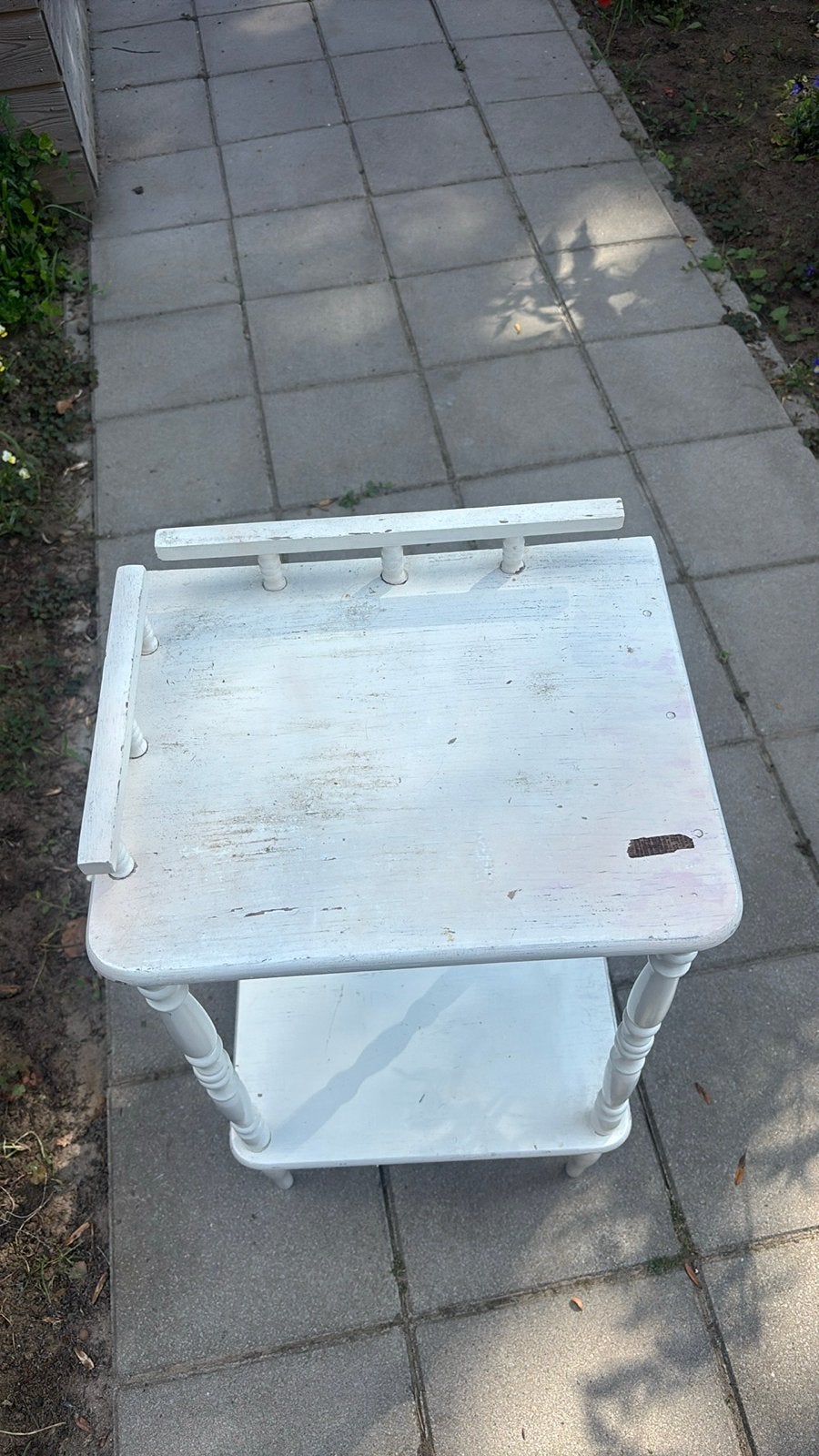 Vintage wit bijzettafeltje / plantentafeltje, Huis en Inrichting, Minder dan 55 cm, Gebruikt, Ophalen of Verzenden, 60 cm of meer