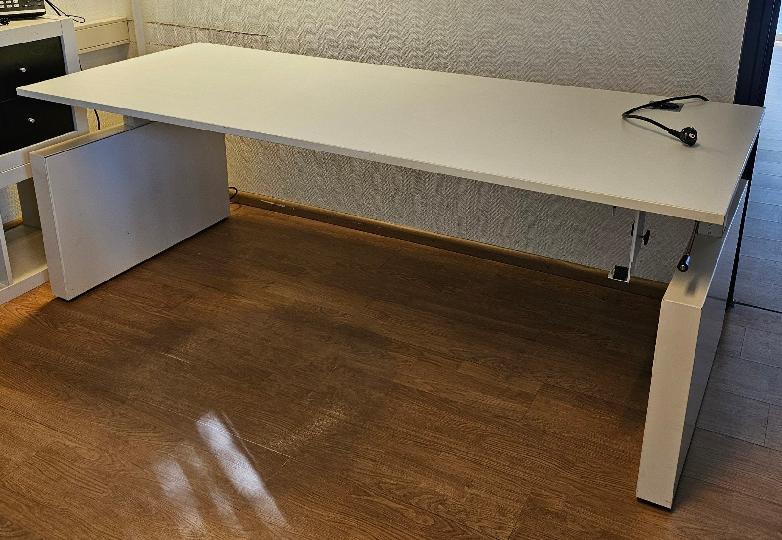 Bureau 200x80cm, handmatig verstelbaar in hoogte, Ophalen, Gebruikt, Rechthoekig