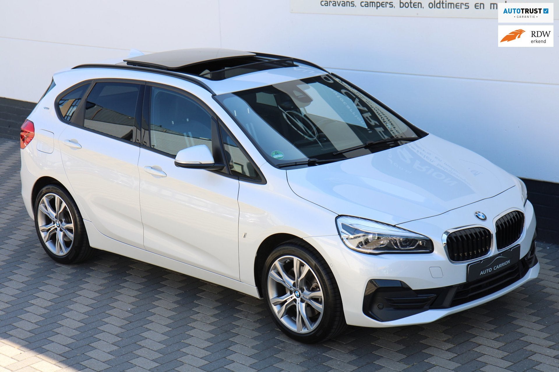 BMW 2-serie Active Tourer 225xe iPerformance Pano Camera LED, Automaat, Zwart, Leder en Stof, Wit