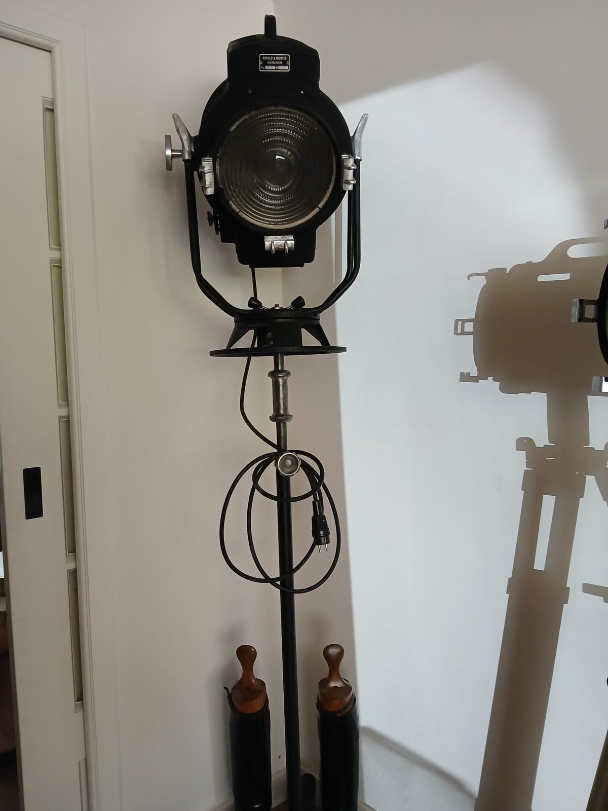 Arnold Richter theater spotlamp, Ophalen