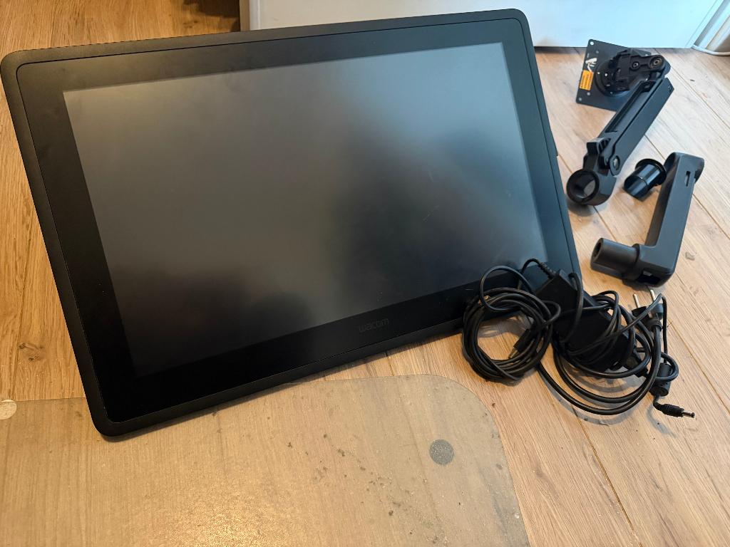 wacom cintiq 22HD 2021 plus ergo arm, Computers en Software, Tekentablets, Ophalen, Gebruikt, Wacom Cintiq, Multi-touch