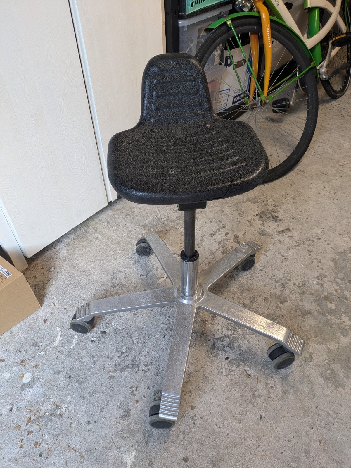 Ergonomische kruk, Ophalen, Gebruikt, Zwart, Bureaukruk