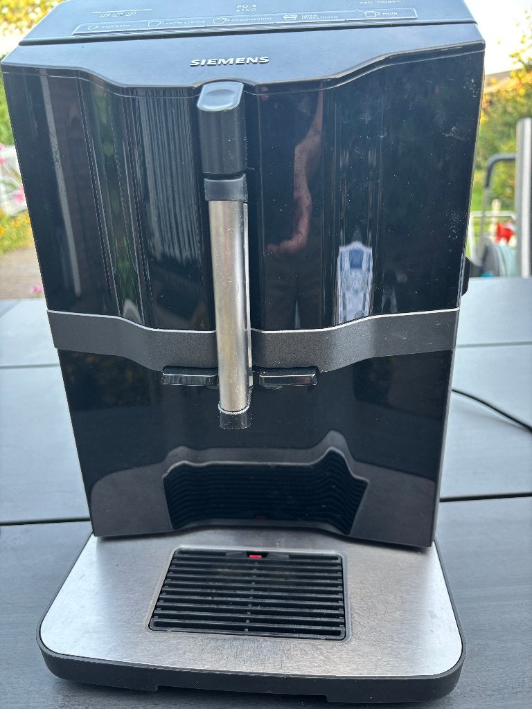 Siemens EQ.3 S300 Volautomatische Koffiemachine, Gebruikt, Espresso apparaat, Ophalen of Verzenden, 4 tot 10 kopjes