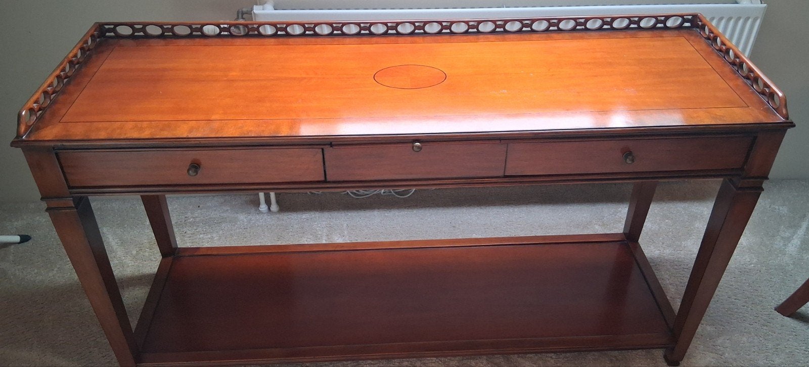 Sidetable, Huis en Inrichting, Tafels | Sidetables, Ophalen, Klassiek, Zo goed als nieuw, 150 tot 200 cm