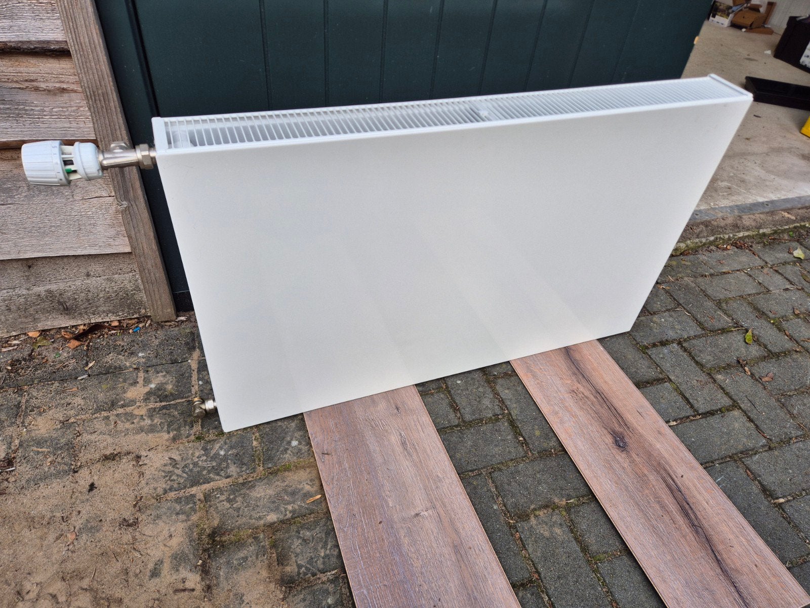 Nette radiator 100x10x60 cm met Danfoss knop en beugel, Doe-het-zelf en Verbouw, Ophalen, 30 tot 80 cm, Gebruikt, Radiator