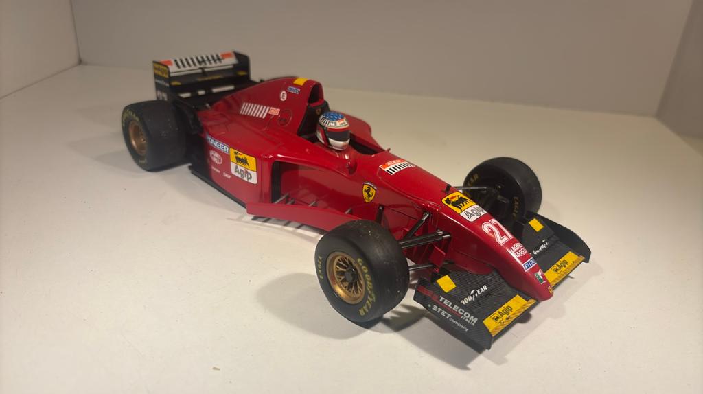 F1 Ferrari 412 t2 alesi onyx 1.18