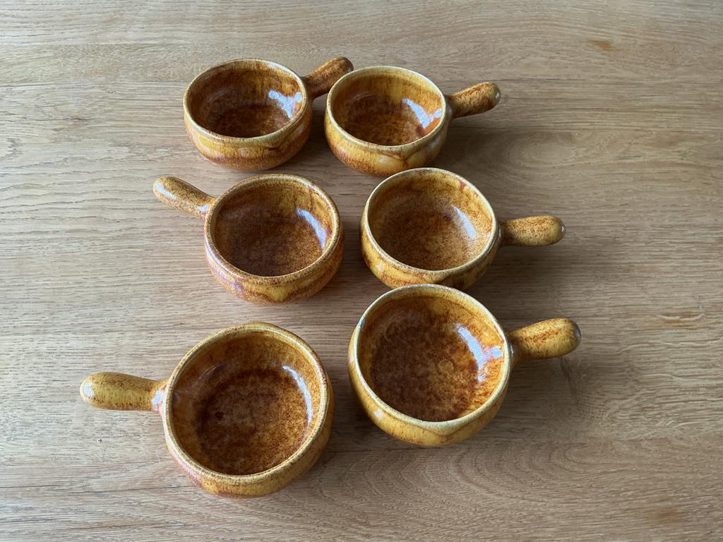 Set van borrelnoten schaaltjes rond 9 cm., Ophalen, Gebruikt, Schaal of Schalen, Overige stijlen