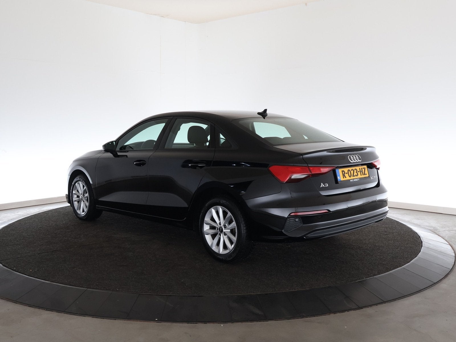Audi A3 Limousine 30 TFSI Pro Line | Navi | Clima | 12 maand, Gebruikt, Zwart, Origineel Nederlands, 3 cilinders