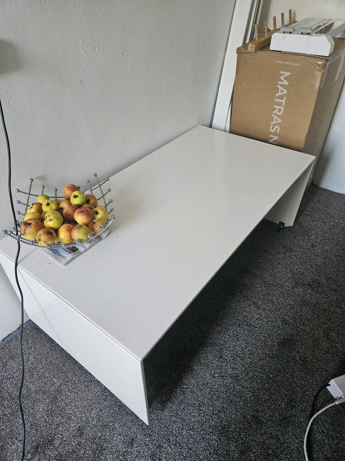 Witte salontafel met wieltjes, Huis en Inrichting, Ophalen, Kunststof, Gebruikt, 100 tot 150 cm