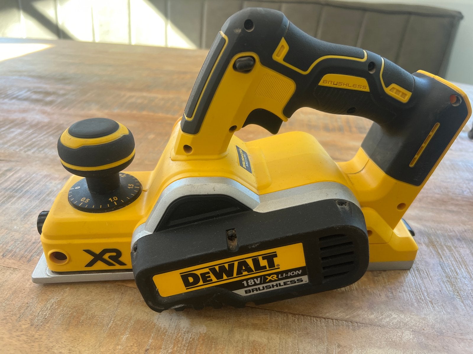 DeWalt DCP580 Accu Schaaf 18V XR Brushless, Ophalen of Verzenden, Zo goed als nieuw, Accu