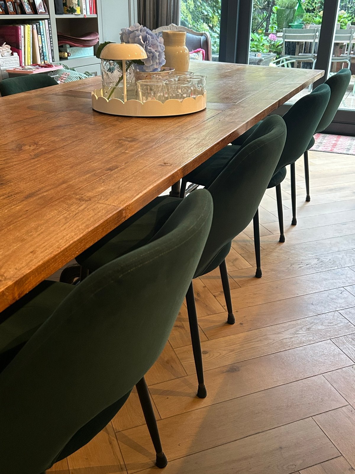 8 donkergroene fluwelen eetkamerstoelen - Versmissen, Ophalen, Overige kleuren, Zo goed als nieuw, Stof
