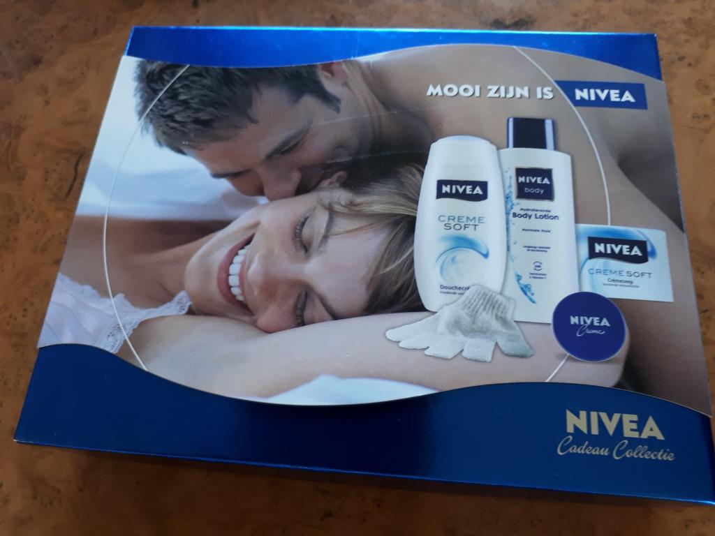 Nivea cadeau doos met soft creme en body lotionlotion, Ophalen of Verzenden