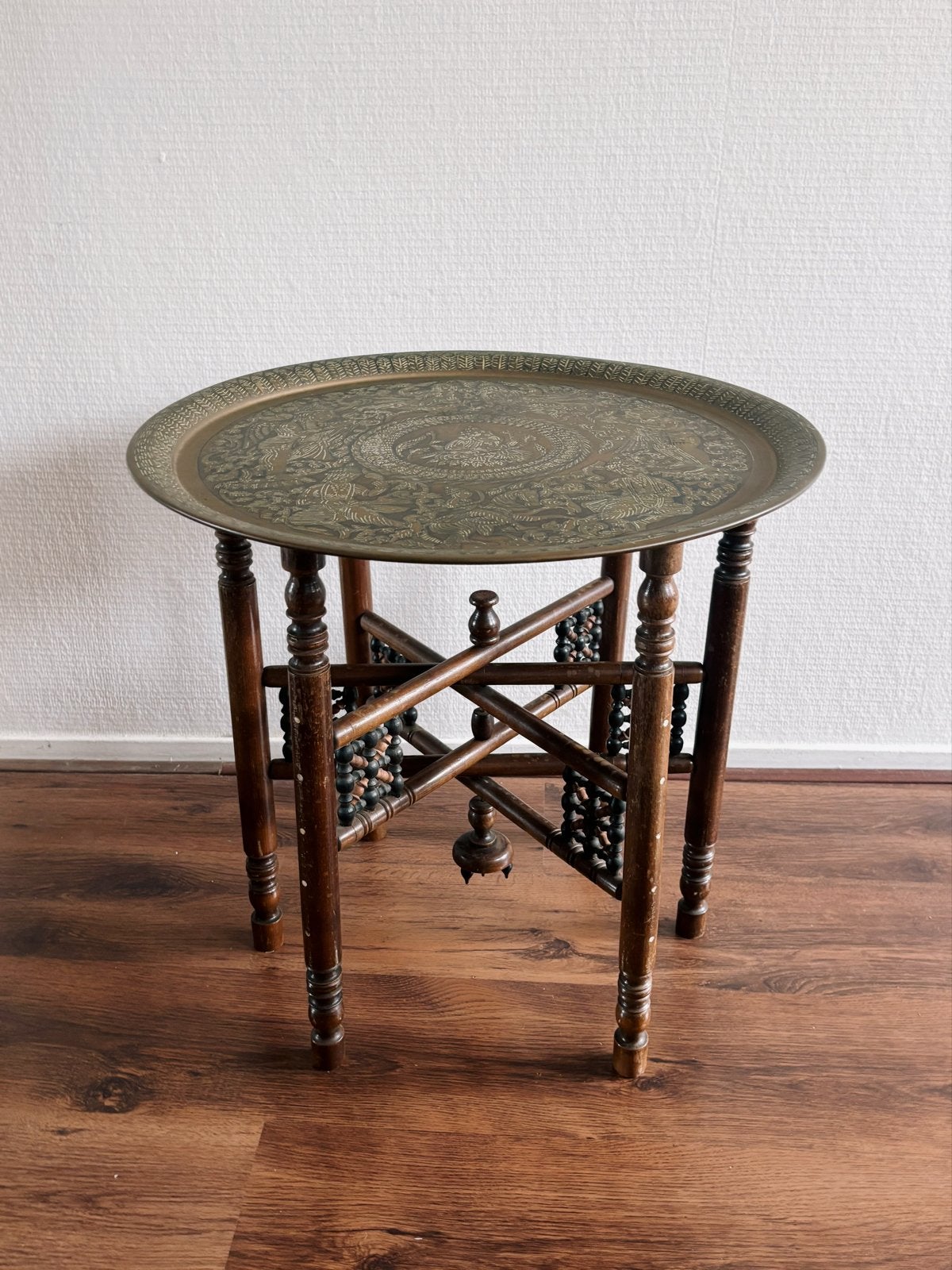 Vintage Oosterse Bijzettafel, 45 tot 60 cm, Gebruikt, Hout, Vintage
