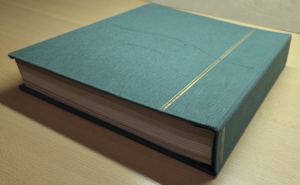 Dik voorbedrukt postzegelalbum Nederland (Schaubek) #PZHM, Postzegels en Munten, Verzenden, Verzamelalbum