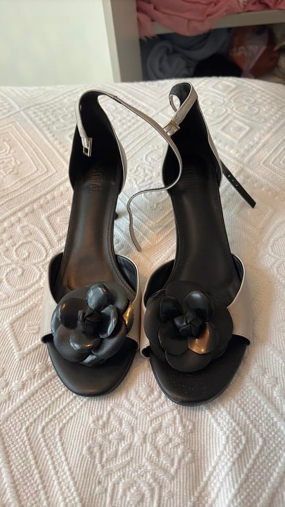 Toral hoge hakken 41 1 x gedragen, Kleding | Dames, Schoenen, Ophalen of Verzenden, Zo goed als nieuw, Zwart