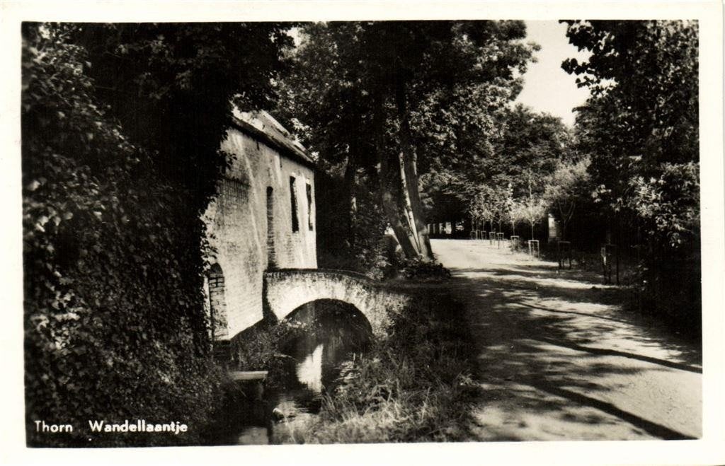 Thorn Wandellaantje - 1954 gelopen, Verzamelen, Ansichtkaarten | Nederland, Ophalen of Verzenden, 1940 tot 1960, Gelopen, Limburg