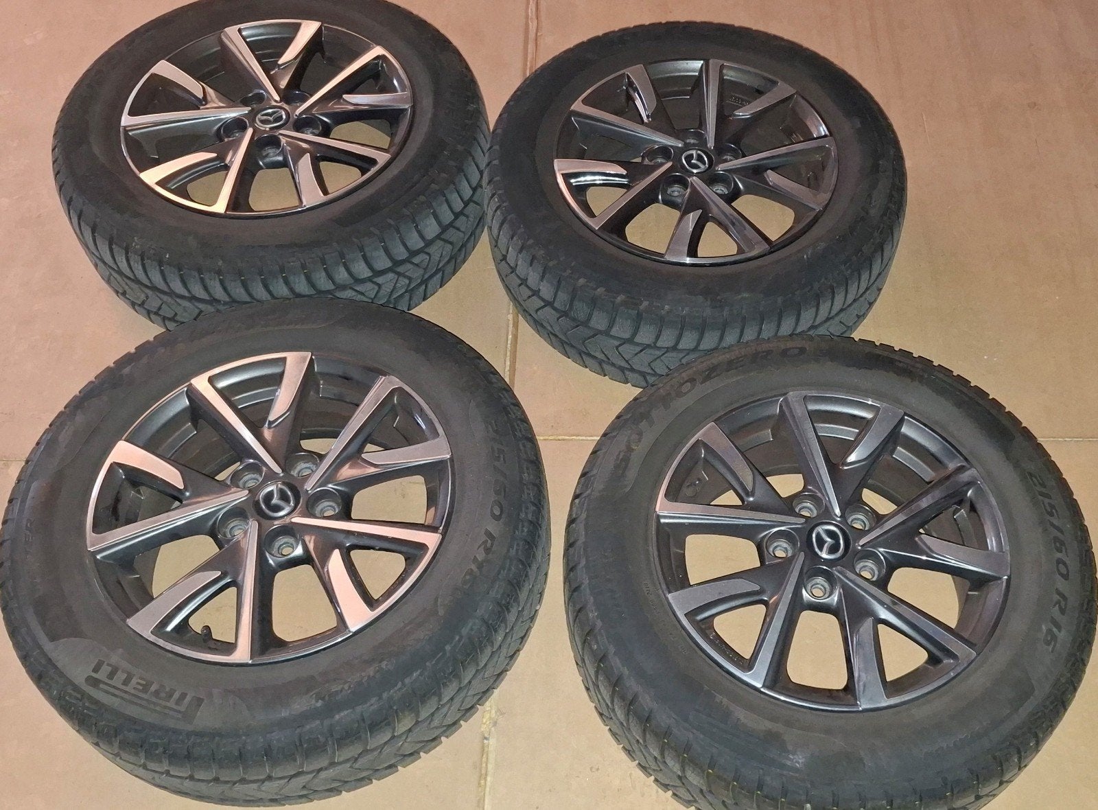 Set van 4 Mazda cx3 velgen met winterbanden 215/60 R16, 16 inch, Banden en Velgen, Personenwagen, Gebruikt