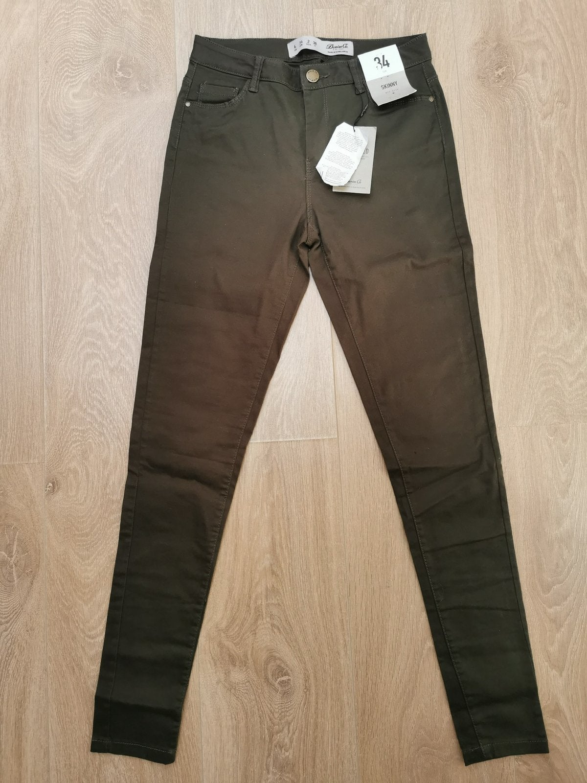 Nieuw Denim & Co skinny mid rise broek groen maat 34, Nieuw, Ophalen of Verzenden, Maat 34 (XS) of kleiner, Lang